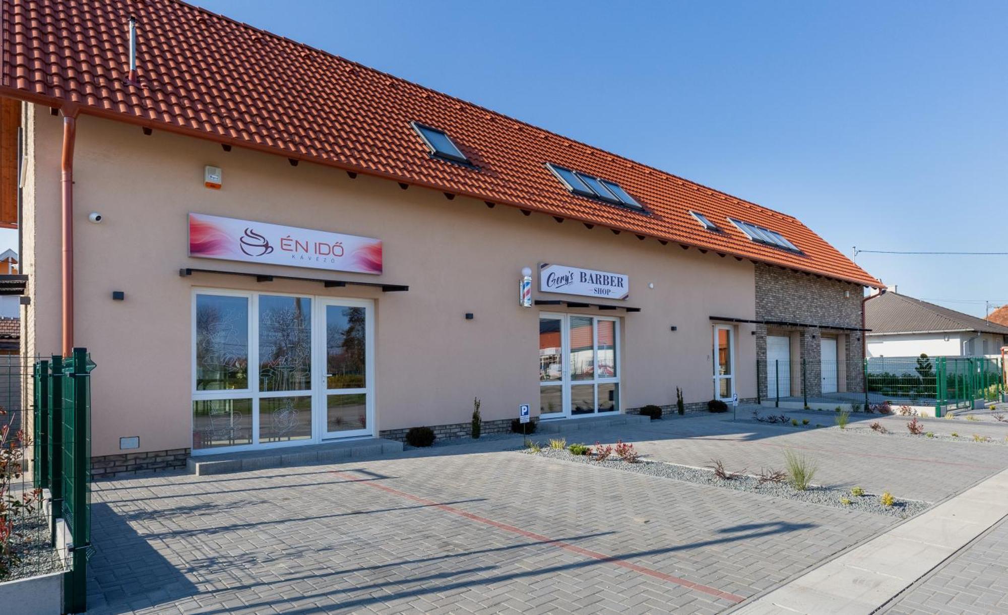 Appartement Tulipan Haz Gyál Extérieur photo